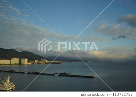 琵琶湖在早上 琵琶湖在早上 113751792