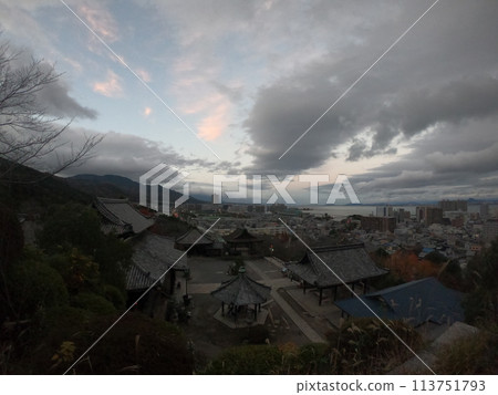 從三井寺眺望大津的風景 113751793