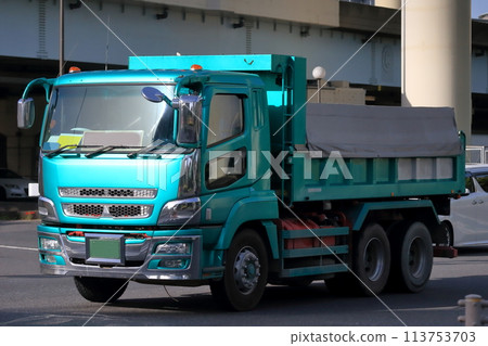 Dump truck image Dump truck image 113753703
