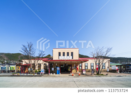 Station building at Shimoyoshida Station [Fujiyoshida City, Yamanashi Prefecture] 113753724