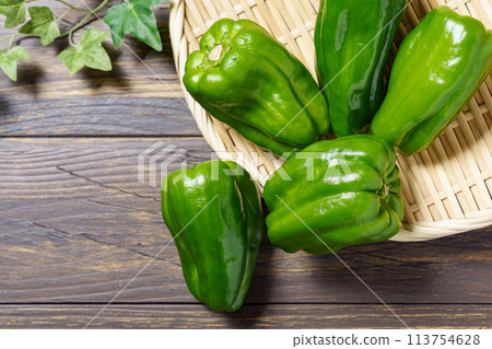 green pepper green pepper 113754628