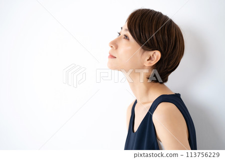 中年女性 113756229