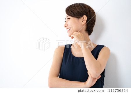 Middle-aged female Middle-aged female 113756234