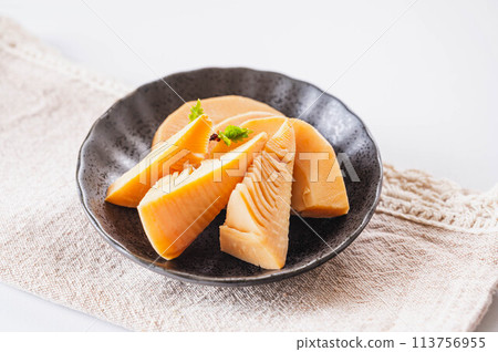 Simmered bamboo shoots (tip) Simmered bamboo shoots (tip) 113756955
