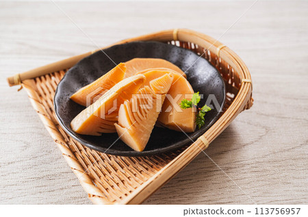 Simmered bamboo shoots 113756957