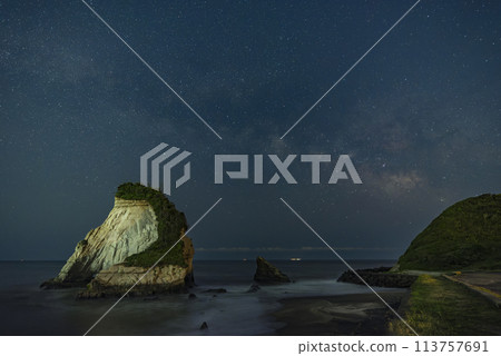 Suzumejima (Married Couple Rocks) and the Milky Way, Isumi City, Chiba Prefecture 113757691