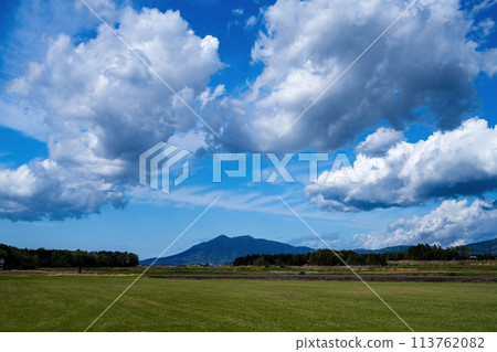 The green Mount Tsukuba The green Mount Tsukuba 113762082