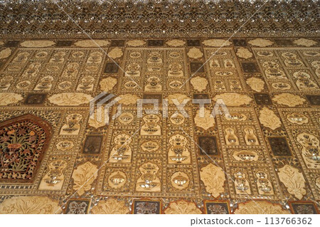 Interior of the VIP audience hall at Amber Fort, Jaipur, India Interior of the VIP audience hall at Amber Fort, Jaipur, India 113766362
