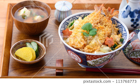 蝦天婦羅蓋飯（蝦天婦羅蓋飯加蛋） 113768773