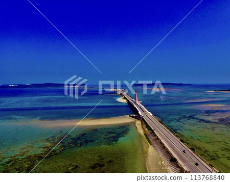 "Underwater Road"-Aerial View (Duruma City, Okinawa Prefecture) 113768840