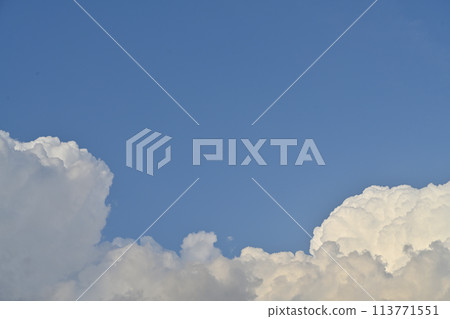 雖然還是春天,但天空已經是夏天了 雖然還是春天,但天空已經是夏天了 113771551
