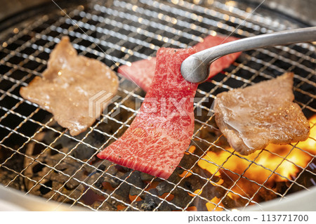 烤肉 烤肉 113771700