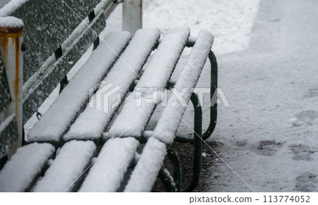 Cold winter image 113774052