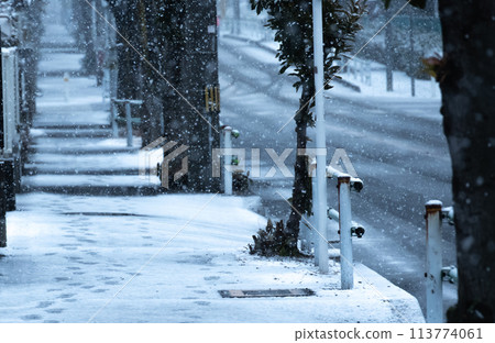 Cold winter image 113774061