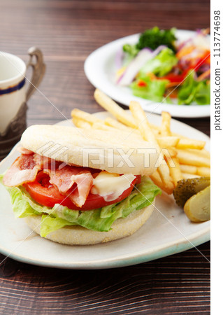 英式鬆餅 BLT 三明治 113774698