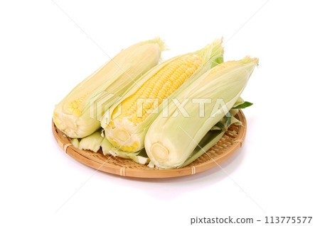 煮玉米之前,先煮薄皮帶。 煮玉米之前,先煮薄皮帶。 113775577