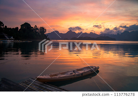 Floating bungalow on the Cheow lan Lake in Khao Sok National Park in Surat Thani, Thailand 113776278