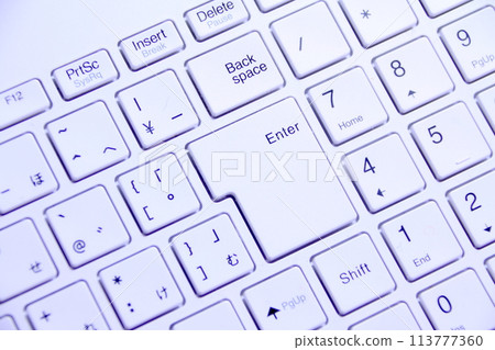 Simple keyboard 113777360