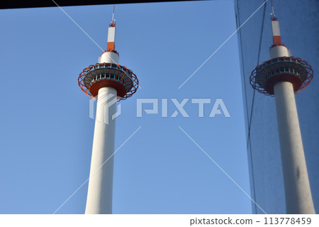 京都塔變成兩個倒影 京都塔變成兩個倒影 113778459