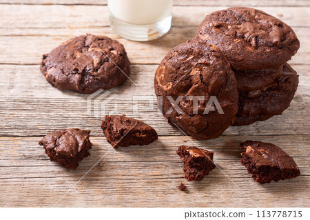 Group of homemade american chocolate cookies Group of homemade american chocolate cookies 113778715
