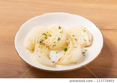 Grilled New Onion with Powdered Cheese Grilled New Onion with Powdered Cheese 113778903