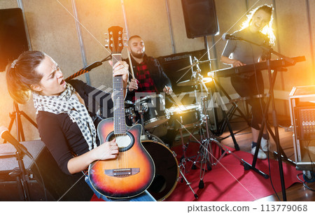 Repetition of music garage band Repetition of music garage band 113779068