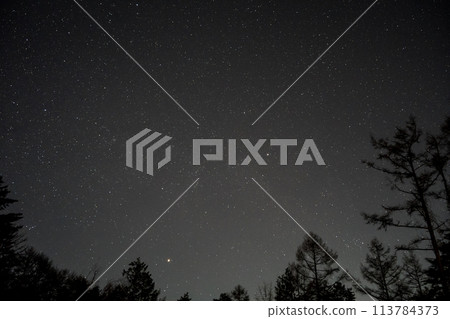 Winter starry sky seen from the glamping site 113784373