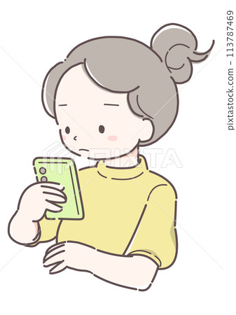 A woman looking at her smartphone seriously 113787469