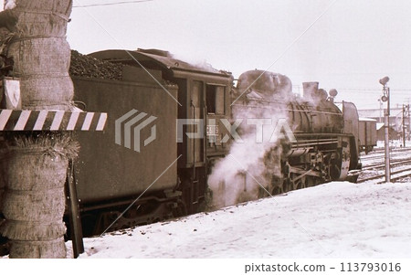 1970 Steam locomotive C61 Ou Main Line Hirosaki Station Aomori Prefecture Archive photo 1970 Steam locomotive C61 Ou Main Line Hirosaki Station Aomori Prefecture Archive photo 113793016