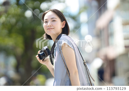 Camera woman travel solo travel Camera woman travel solo travel 113793129
