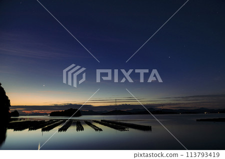 Summer starry scenery of Setouchi: Starlit morning sky 113793419