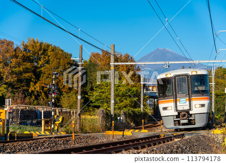 JR Minobu Line and Mount Fuji, Fujikawa Express 373 Series 113794178
