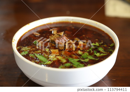 Sichuan Spicy Beef Noodles 113794411