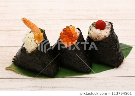 Feast onigiri 113794501