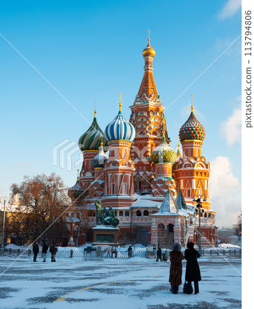 Saint Basils Cathedral on Red Square of Moscow in winter Saint Basils Cathedral on Red Square of Moscow in winter 113794806