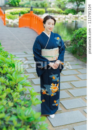 穿著和服來訪的女人 113795104