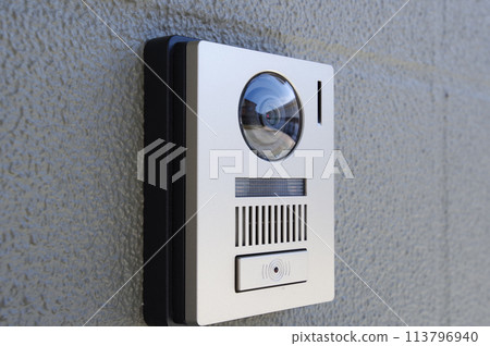 Intercom at the entrance 113796940