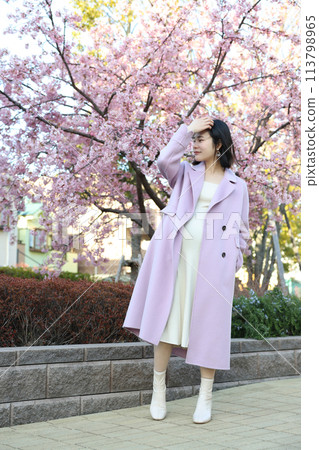 Spring maternity photo pregnant woman cherry blossom Spring maternity photo pregnant woman cherry blossom 113798965