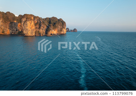 Seascape and rocky mountains at Railay Krabi 113799076