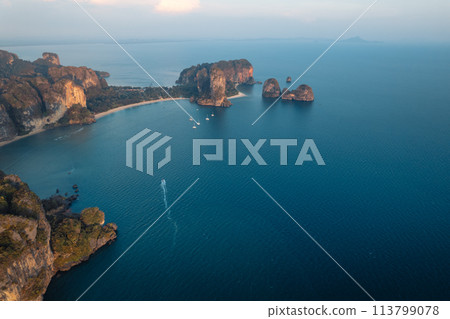 Seascape and rocky mountains at Railay Krabi 113799078