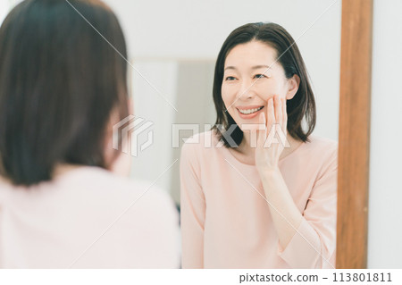 female, lady, woman 113801811