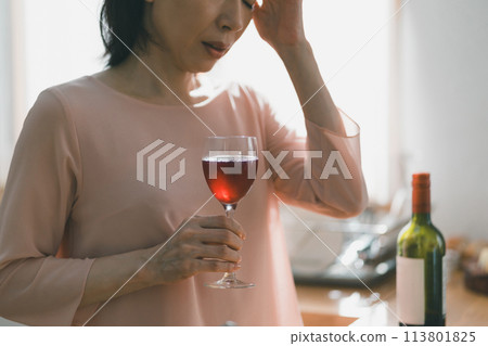 vino, wein, kitchen 113801825