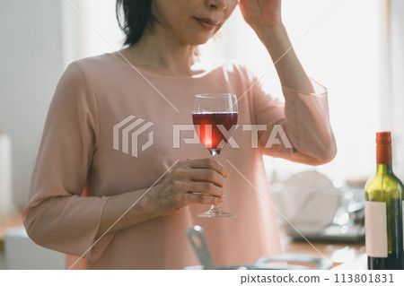 vino, wein, kitchen 113801831