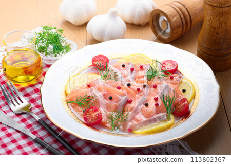 Salmon Carappcio 113802367