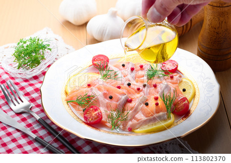 Salmon Carappcio 113802370