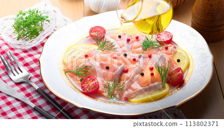 Salmon Carappcio 113802371