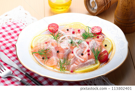 Salmon Carappcio 113802401