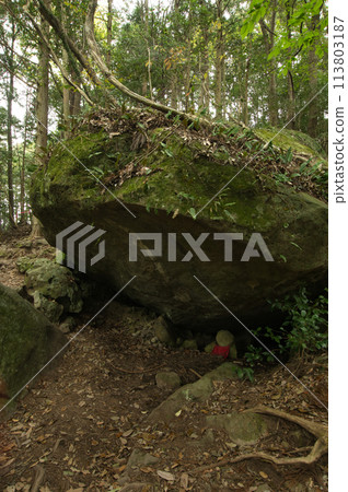 Chiiwa Rock (Kumano Kodo) [Nakahejicho, Tanabe City, Wakayama Prefecture] 113803187