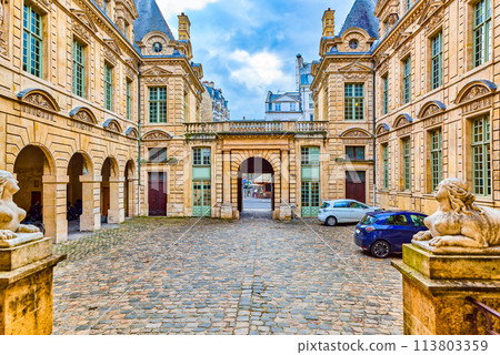 Fabulous, magnificent Paris in early spring. 113803359