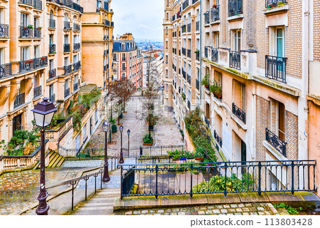 District Montmartre. Fabulous, magnificent Paris in early spring. 113803428